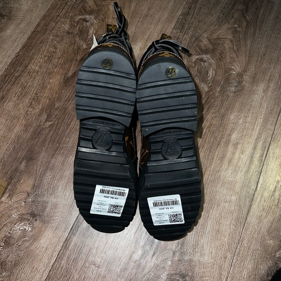 Women Louis Vuitton Monogram Laureate Platform Desert Combat Boots Size 37 - Picture 8 of 8